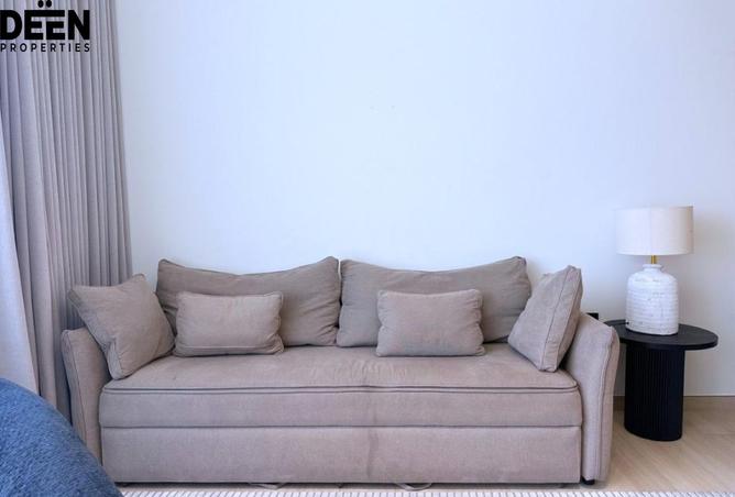 Fully Furnished I Vacant I Beautiful Pool View photo 3