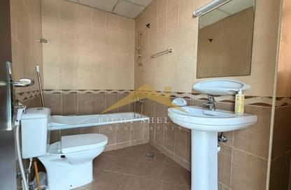 Apartment - 2 Bedrooms - 3 Bathrooms for rent in RAK Tower - Al Seer - Ras Al Khaimah
