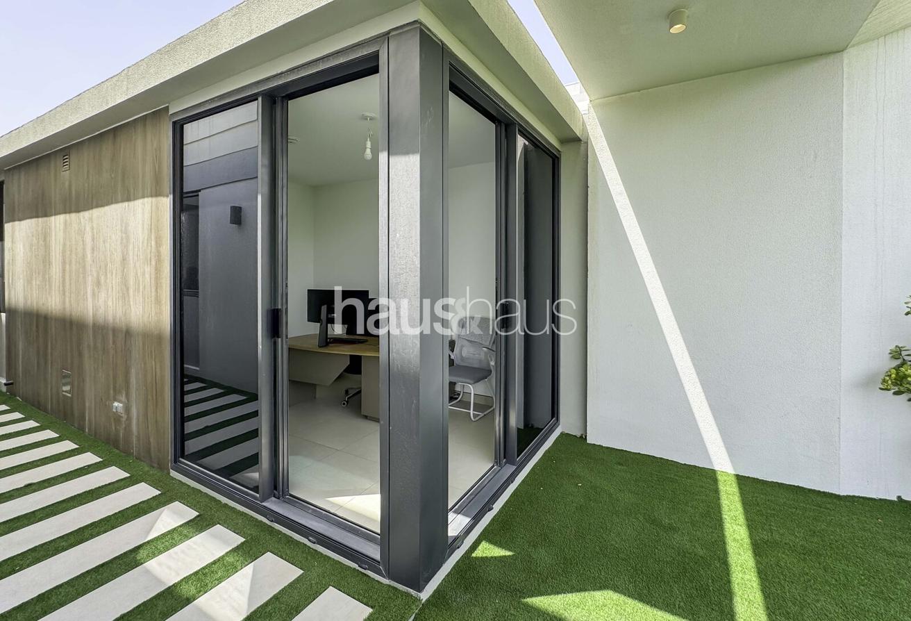 Open Kitchen | Upgraded | Fully Landscaped photo 14