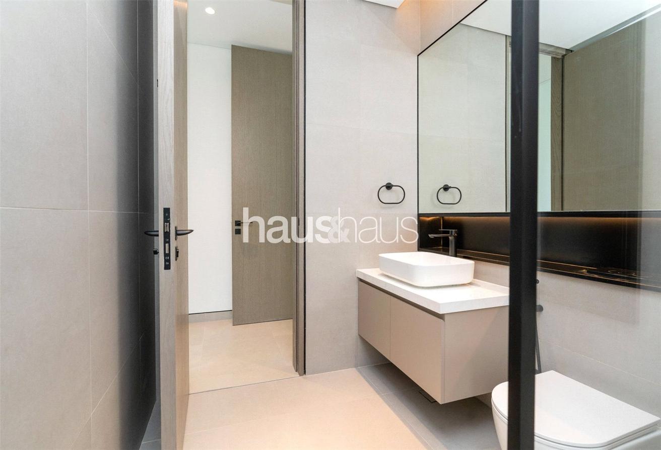 Open Kitchen | Upgraded | Fully Landscaped photo 19