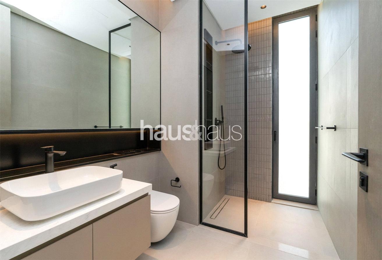 Open Kitchen | Upgraded | Fully Landscaped photo 18