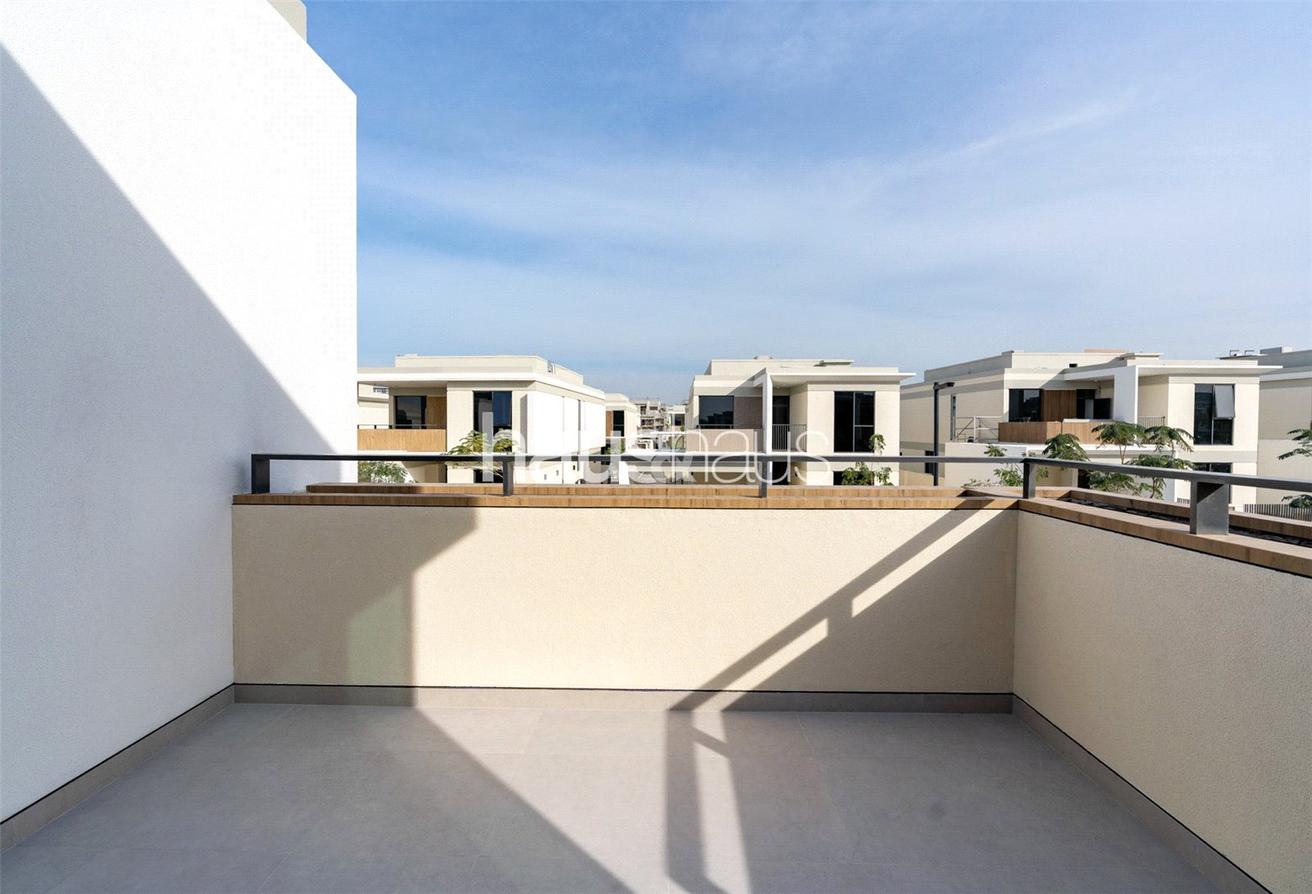 Open Kitchen | Upgraded | Fully Landscaped photo 28