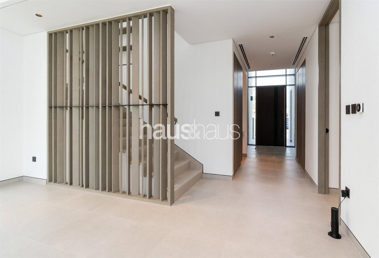 Open Kitchen | Upgraded | Fully Landscaped photo 10