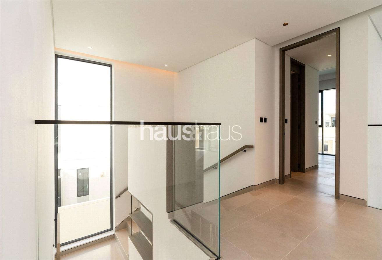 Open Kitchen | Upgraded | Fully Landscaped photo 26