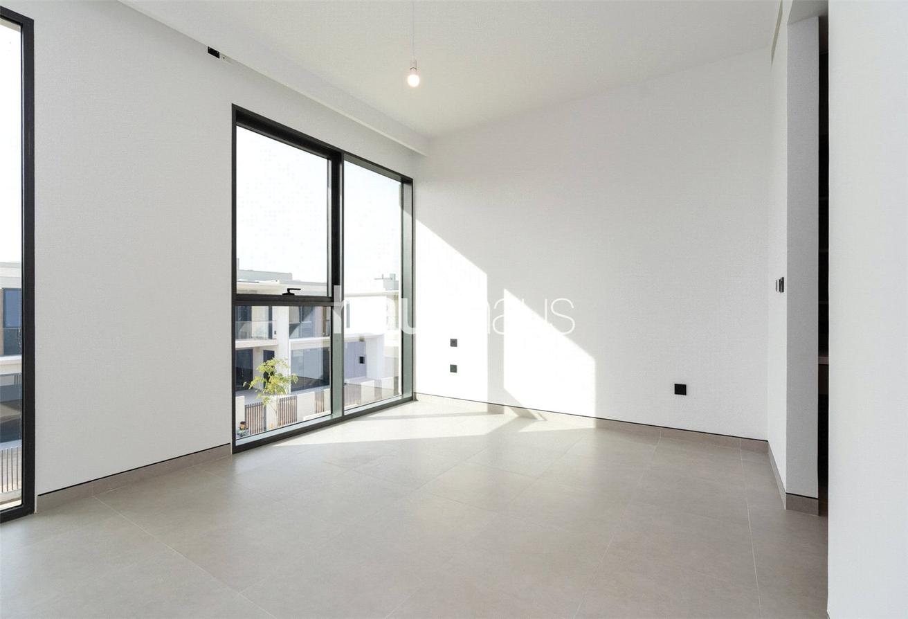 Open Kitchen | Upgraded | Fully Landscaped photo 30
