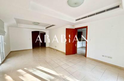 Villa - 3 Bedrooms - 3 Bathrooms for rent in Ghadeer 1 - Ghadeer - The Lakes - Dubai