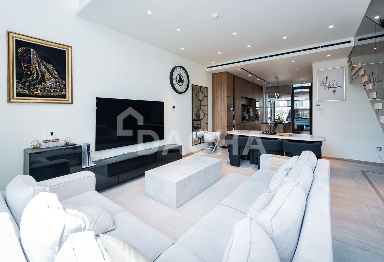 EXCLUSIVE | Fully Furnished | Maids Room photo 6
