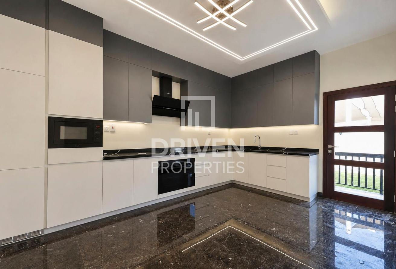 Fully Upgraded Villa | Private Pool | Huge Plot photo 4