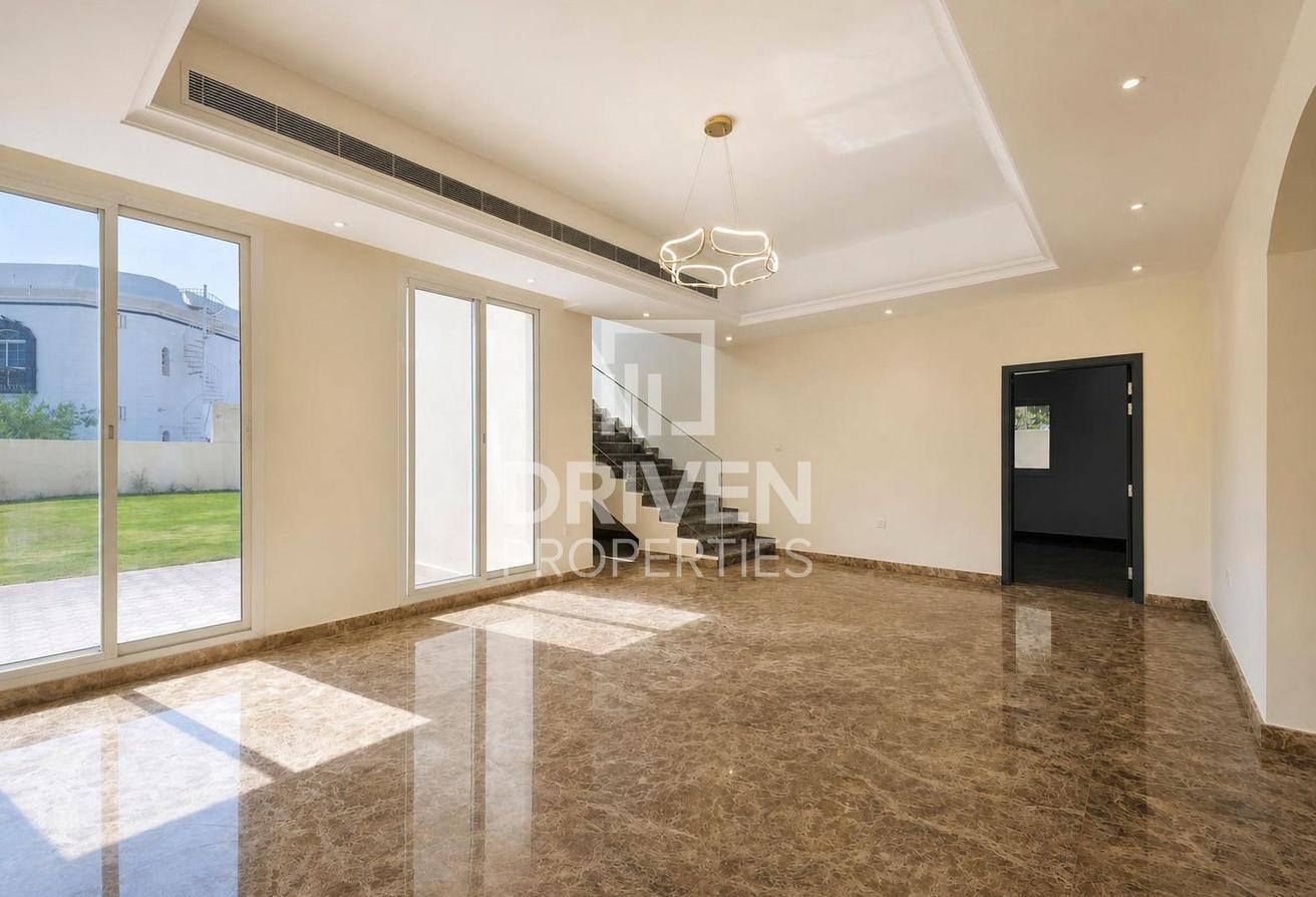 Fully Upgraded Villa | Private Pool | Huge Plot photo 10