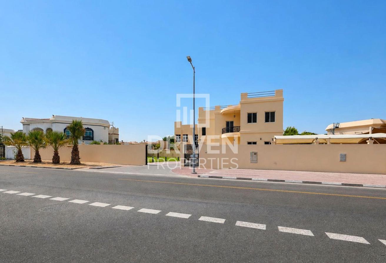 Fully Upgraded Villa | Private Pool | Huge Plot photo 29