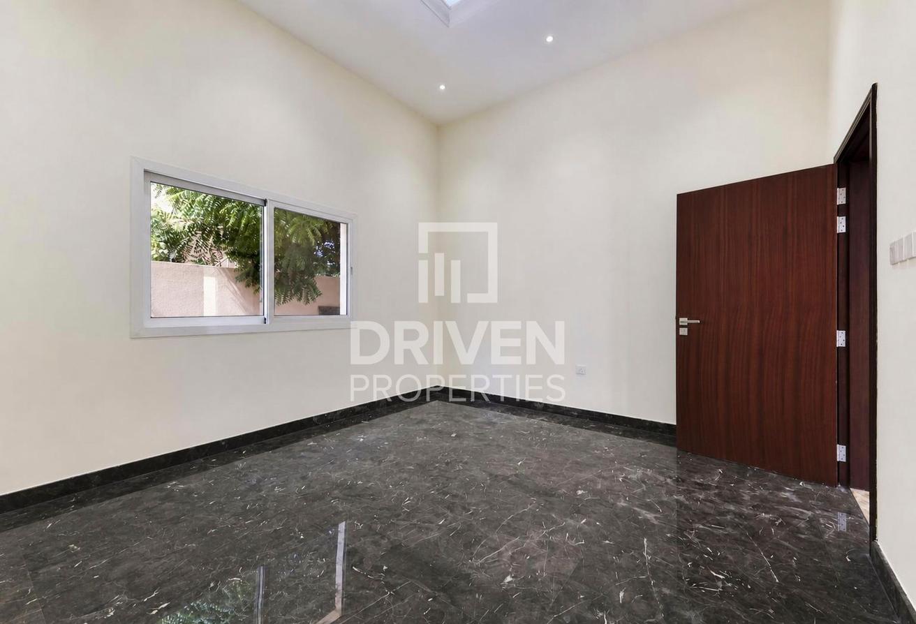 Fully Upgraded Villa | Private Pool | Huge Plot photo 13
