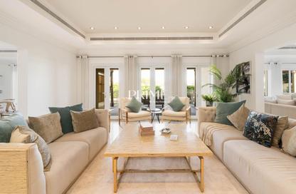 Villa - 6 Bedrooms - 6 Bathrooms for rent in Meadows 5 - Meadows - Dubai