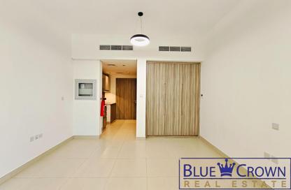 Apartment - Studio - 1 Bathroom for rent in Bin Suloom Building - Al Jaddaf - Dubai