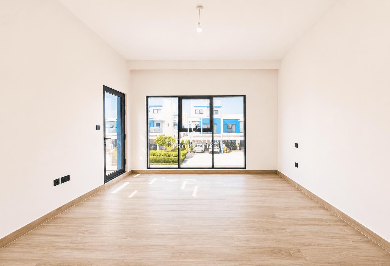MID CORNER UNIT | BRAND NEW | MOVE-IN READY photo 5