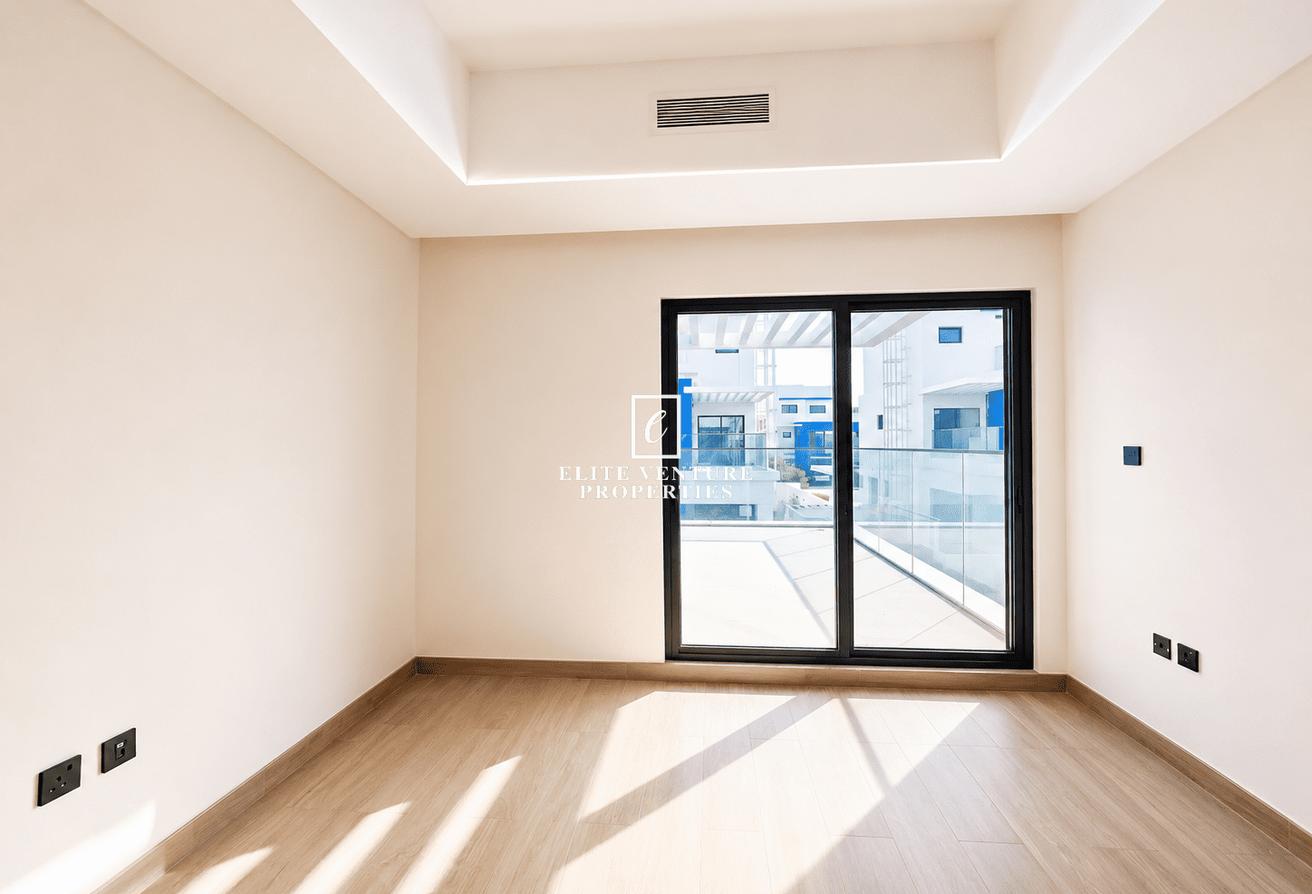 MID CORNER UNIT | BRAND NEW | MOVE-IN READY photo 4