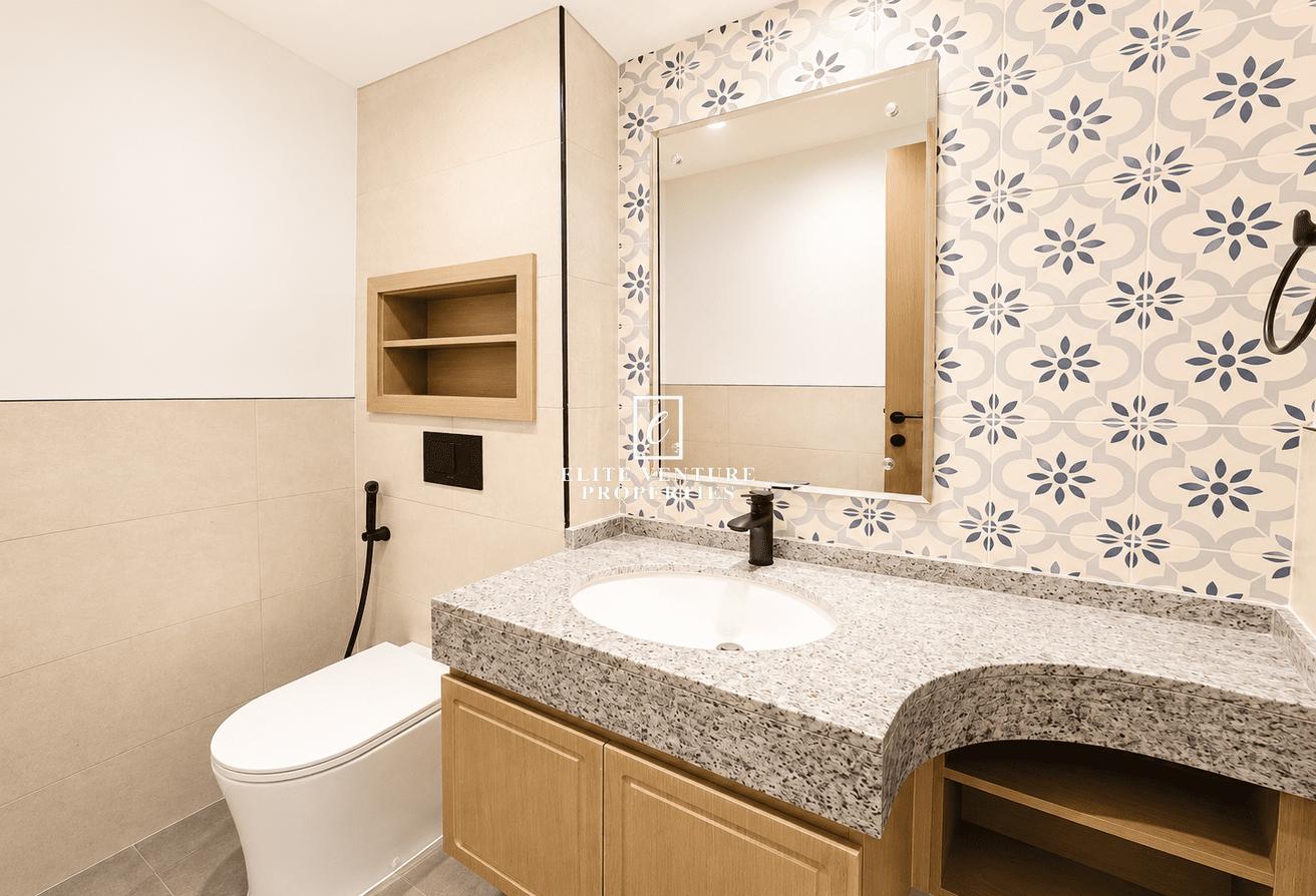 MID CORNER UNIT | BRAND NEW | MOVE-IN READY photo 13