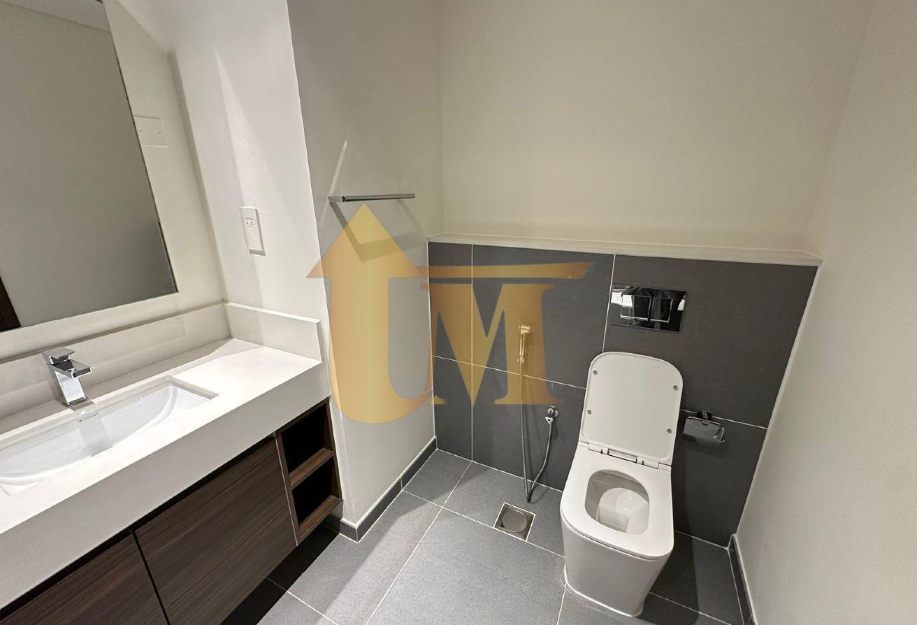 Ready To Move| Prime Location| Vacent photo 9
