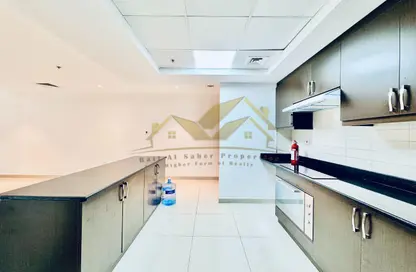 شقة - 2 غرف نوم - 3 حمامات للايجار في برج دوجا - شارع الشيخ زايد - دبي