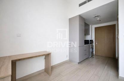 Apartment - Studio - 1 Bathroom for rent in Creek Views 2 - Dubai Healthcare City 2 - Al Jaddaf - Dubai