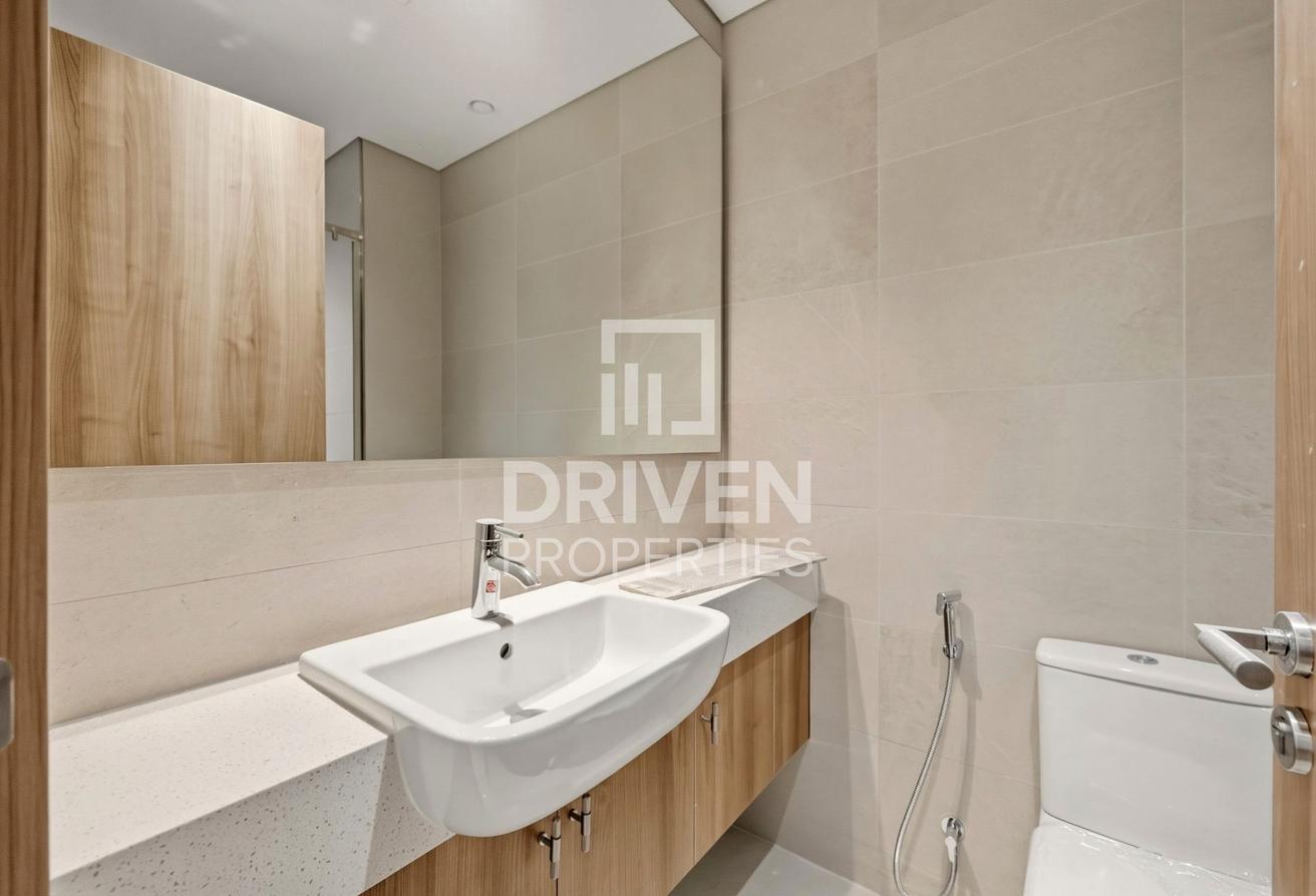 Ready to Move in | Lagoon View | Multiple Cheques photo 11