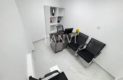 Office Space - Studio - 1 Bathroom for rent in Reem Residency - Al Karama - Dubai