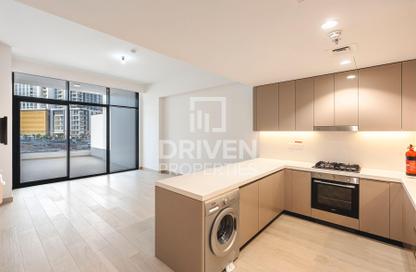 Apartment - 2 Bedrooms - 2 Bathrooms for rent in Azizi Riviera Beachfront Tower C - Azizi Riviera Beachfront - Azizi Riviera - Meydan One - Meydan - Dubai