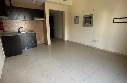 Apartment - Studio - 1 Bathroom for rent in Silicon Gates 4 - Silicon Gates - Dubai Silicon Oasis - Dubai