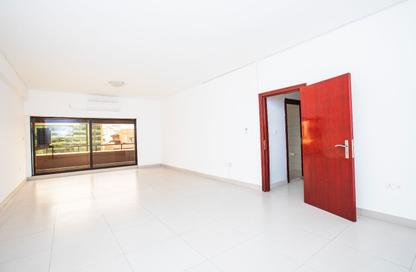 Apartment - 2 Bedrooms - 2 Bathrooms for rent in Al Karama - Dubai