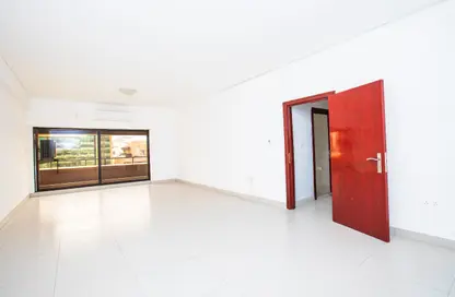 Apartment - 2 Bedrooms - 2 Bathrooms for rent in Al Karama - Dubai