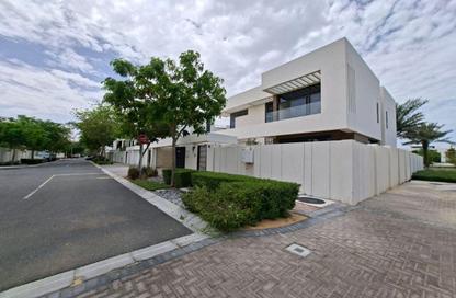 Villa - 4 Bedrooms - 5 Bathrooms for rent in West Yas - Yas Island - Abu Dhabi