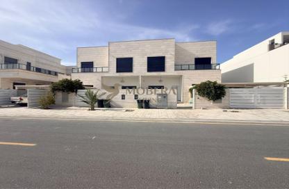 Villa - 5 - 6 for rent in Nad Al Sheba 1 - Nad Al Sheba - Dubai