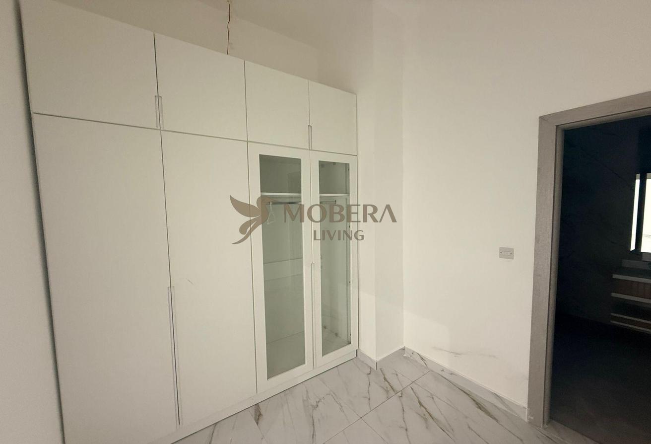 SPACIOUS VILLA | MODERN FINISHING | TWO MAJILIS photo 11