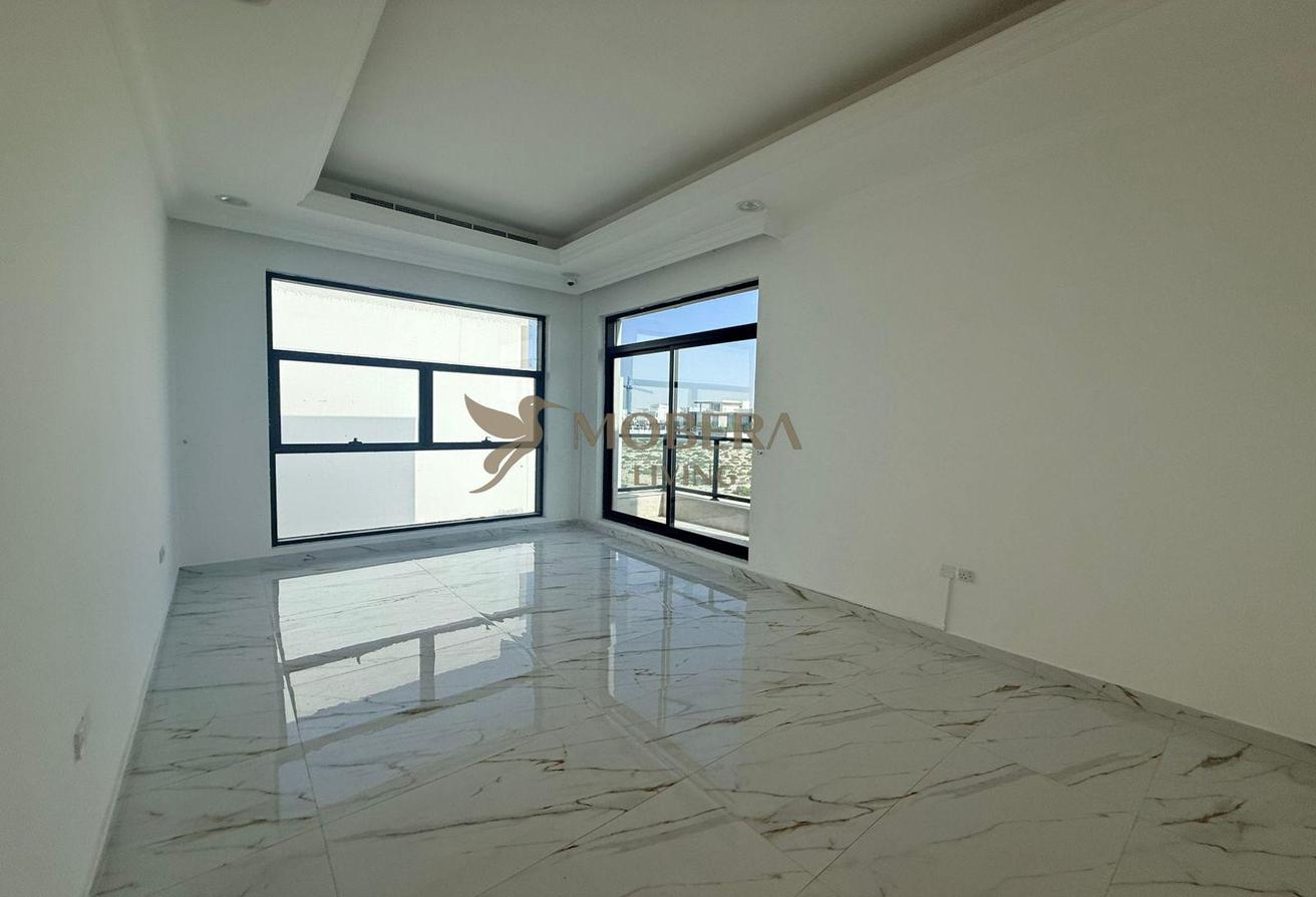 SPACIOUS VILLA | MODERN FINISHING | TWO MAJILIS photo 27
