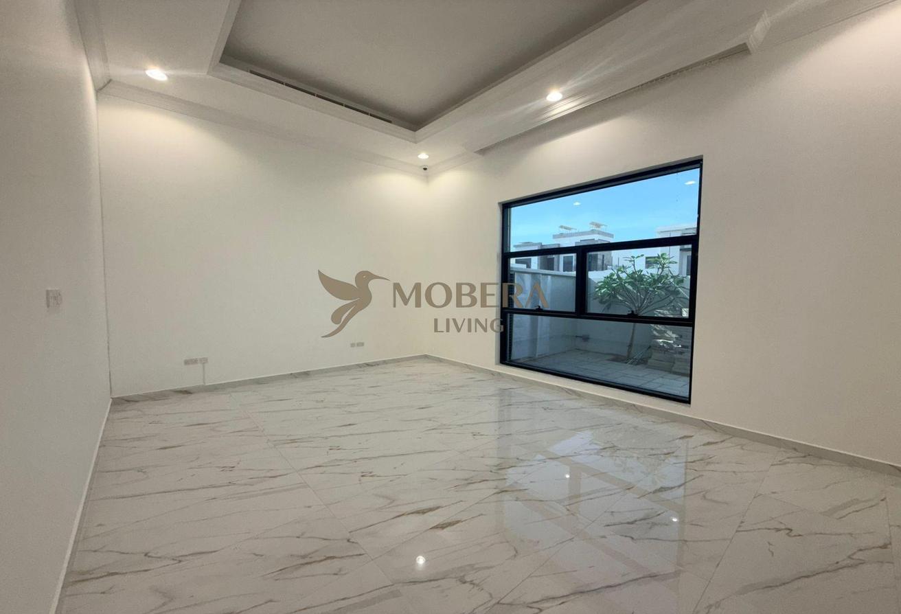 SPACIOUS VILLA | MODERN FINISHING | TWO MAJILIS photo 2