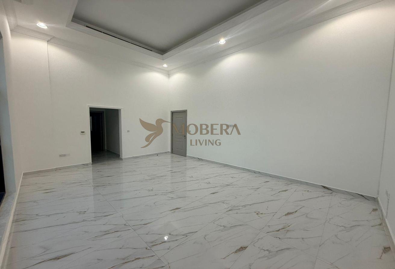SPACIOUS VILLA | MODERN FINISHING | TWO MAJILIS photo 9