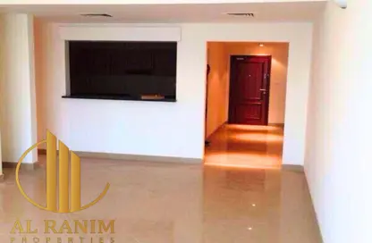 شقة - غرفة نوم - 2 حمامات للايجار في تفريعة القنال 1 - أبراج الجولف - مدينة دبي الرياضية - دبي