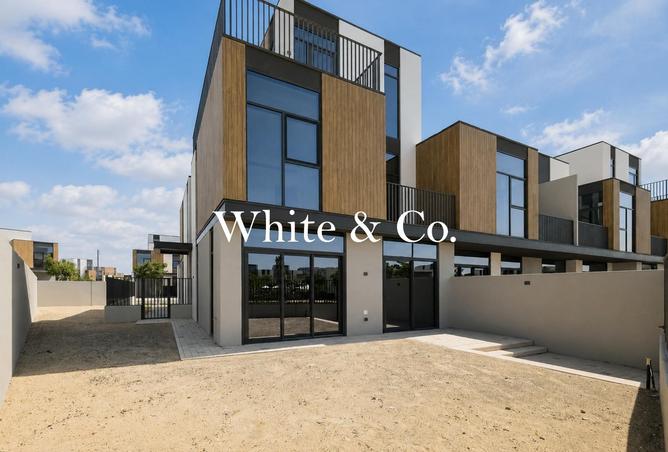 100824008 - Property Image 2