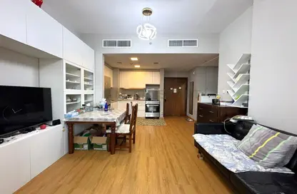 Apartment - 1 Bedroom - 1 Bathroom for rent in Zahra Breeze Apartments 3B - Zahra Breeze Apartments 3 - Zahra Breeze Apartments - Town Square - Dubai