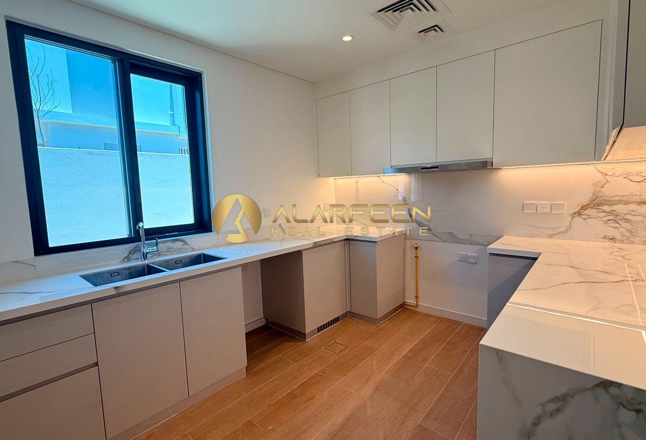 Elegant 4BHK | Bright Lay out | Prime Location photo 9