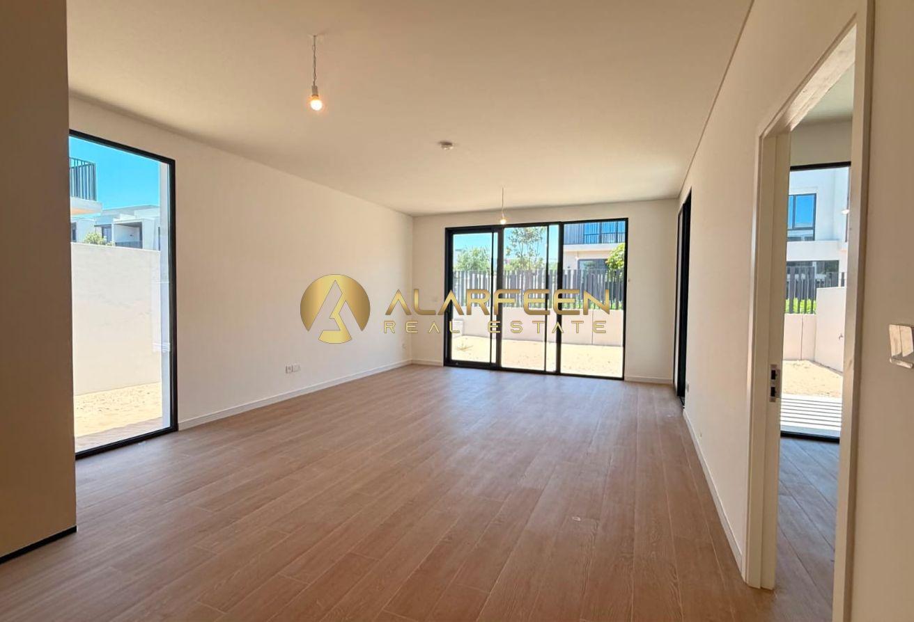 Elegant 4BHK | Bright Lay out | Prime Location photo 2
