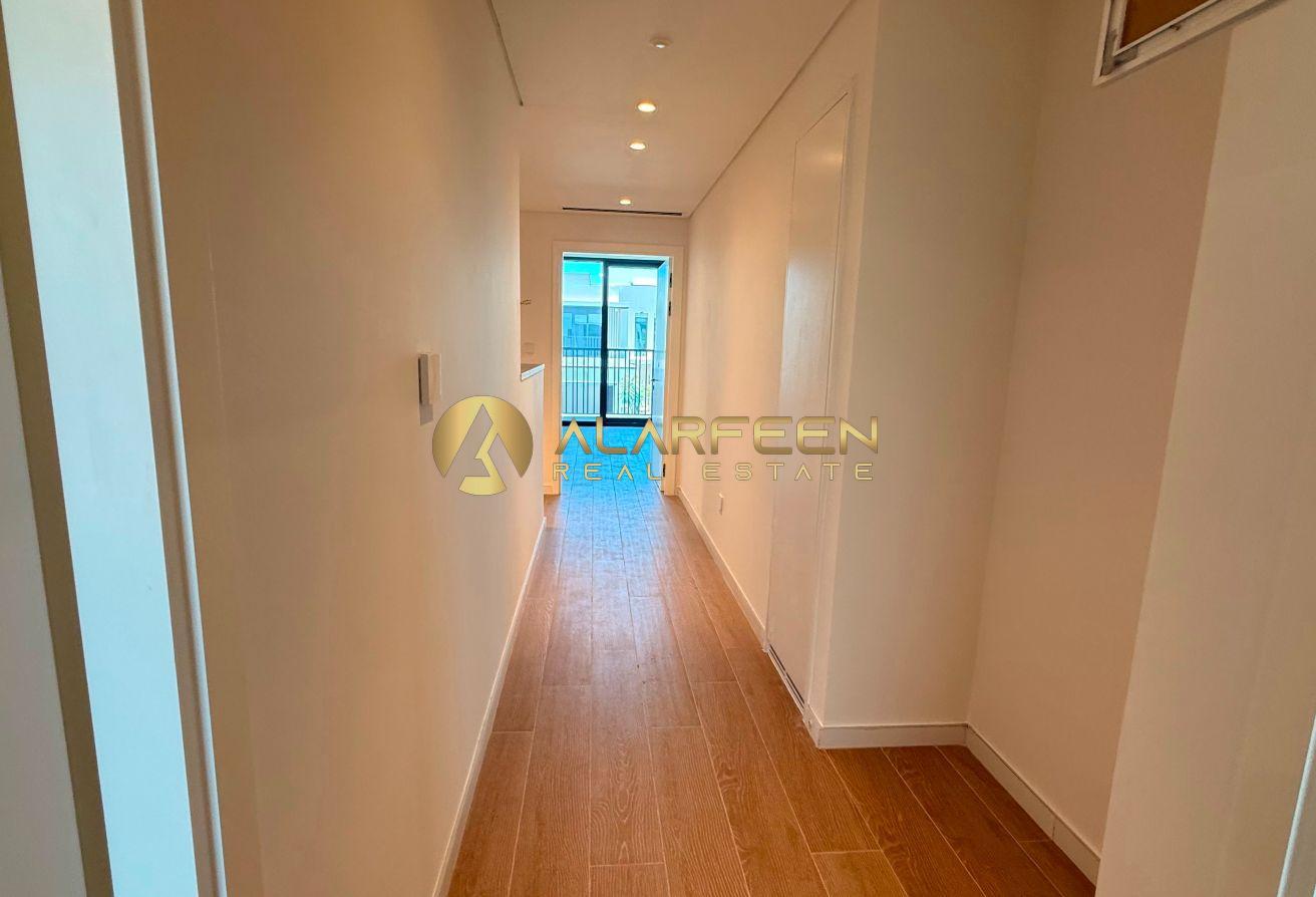 Elegant 4BHK | Bright Lay out | Prime Location photo 3