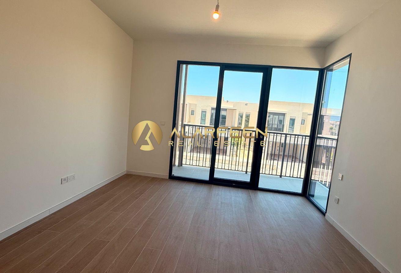 Elegant 4BHK | Bright Lay out | Prime Location photo 4