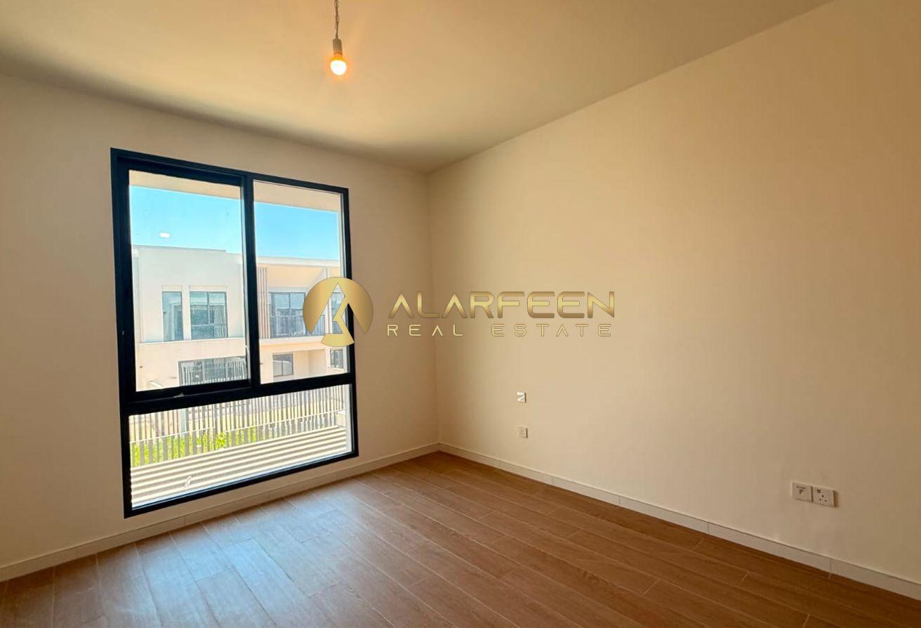 Elegant 4BHK | Bright Lay out | Prime Location photo 10