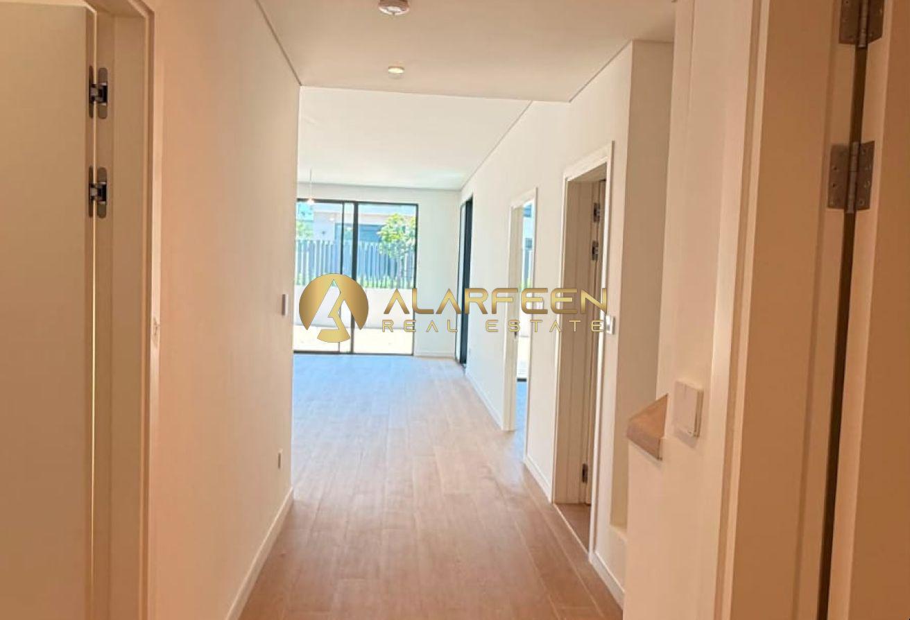 Elegant 4BHK | Bright Lay out | Prime Location photo 6