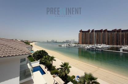 Villa - 5 Bedrooms - 6 Bathrooms for rent in Signature Villas Frond A - Signature Villas - Palm Jumeirah - Dubai