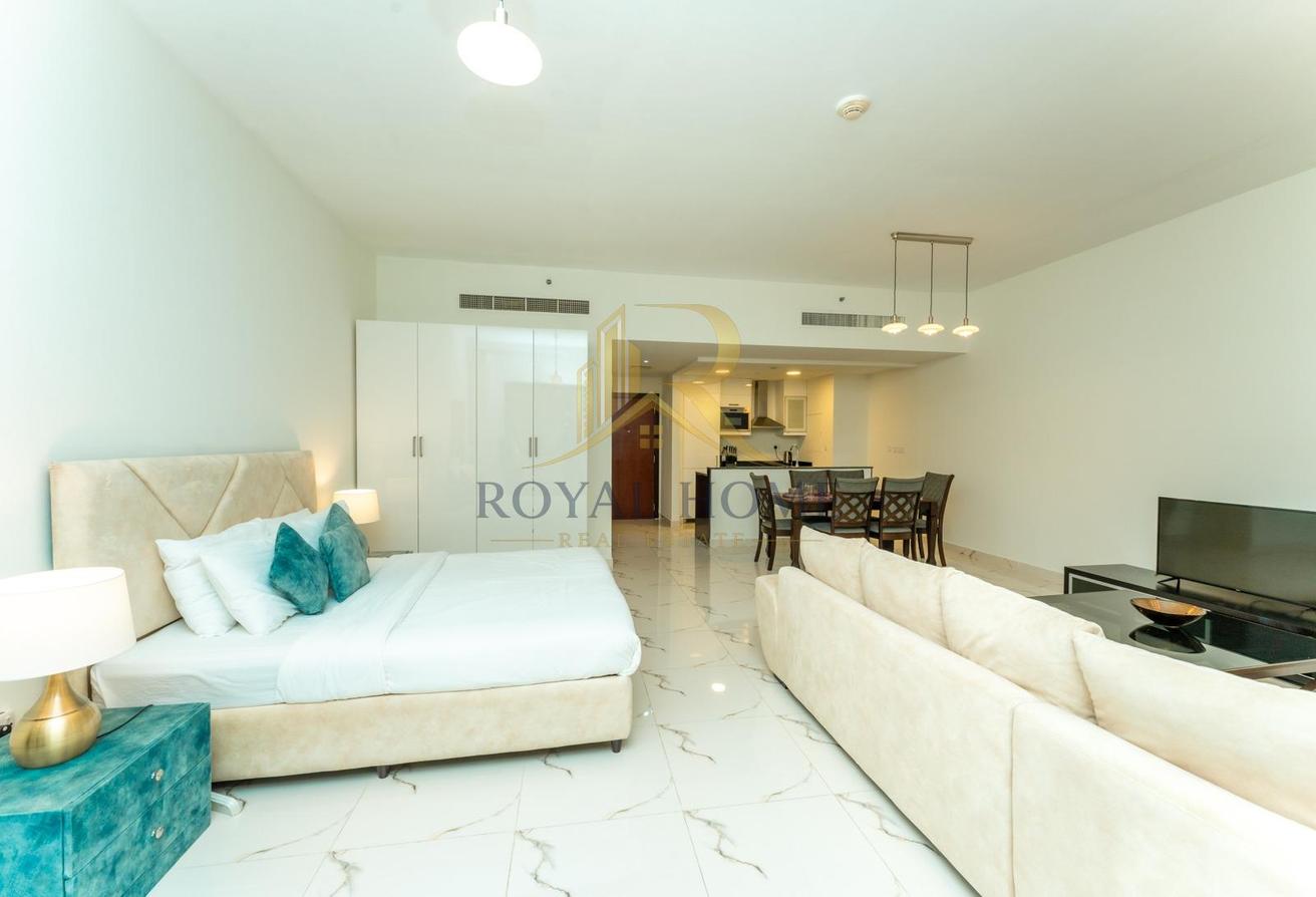 Stunning Studio | Upgraded | Prime Location photo 2