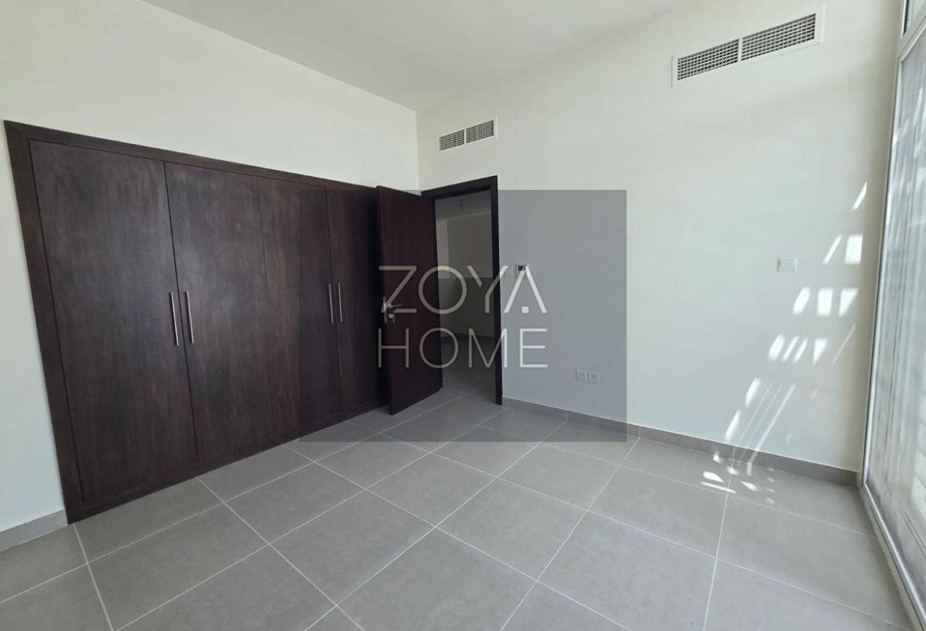 3Beds+ Maid's | BIG Plot with Landscaped Garden photo 5
