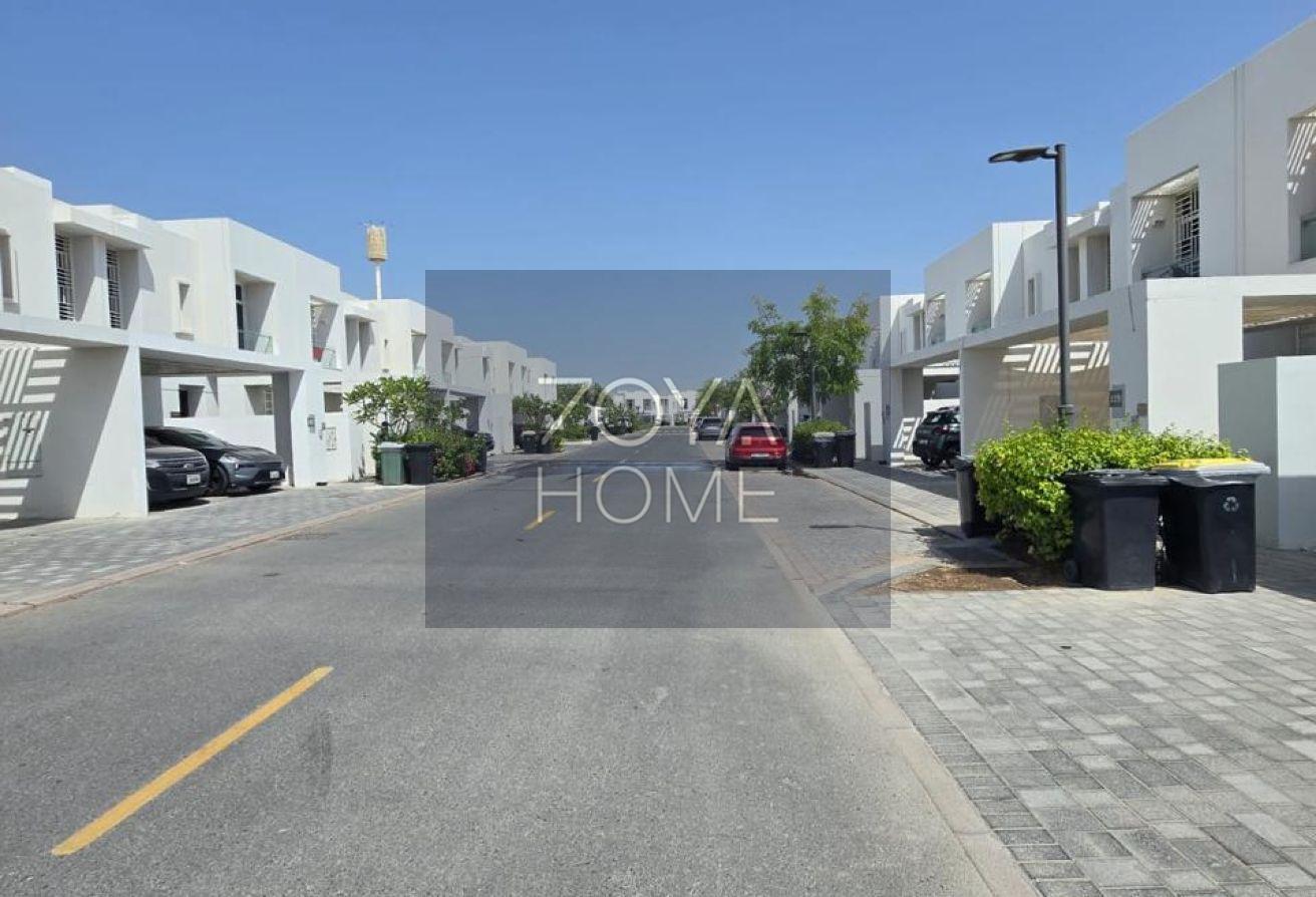 3Beds+ Maid's | BIG Plot with Landscaped Garden photo 12