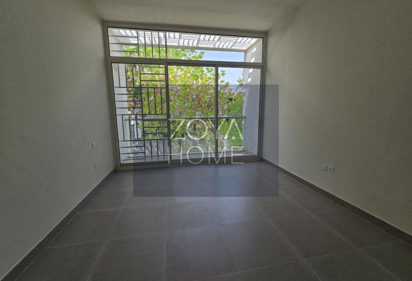 3Beds+ Maid's | BIG Plot with Landscaped Garden photo 7