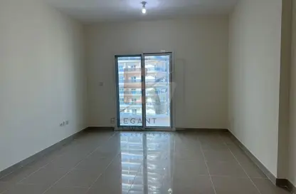 شقة - غرفة نوم - 2 حمامات للبيع في المساكن الحمراء - مدينة دبي الرياضية - دبي